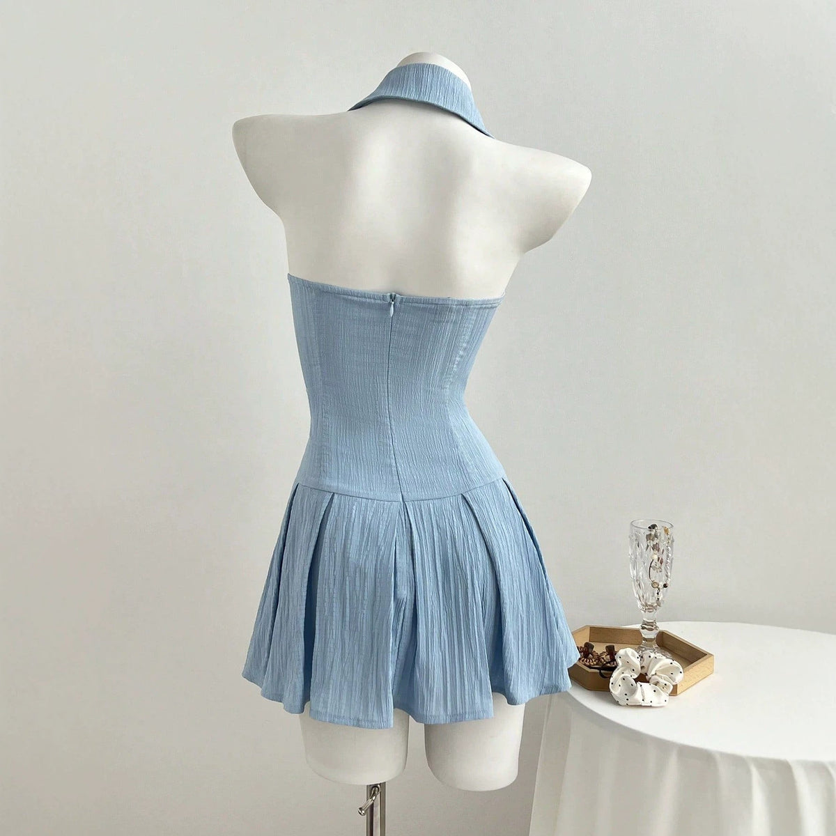 V-neck sleeveless dress - F.MarketCB76A41317DF497A82EFB45A31007741eproloSV-neck sleeveless dressV-neck sleeveless dress