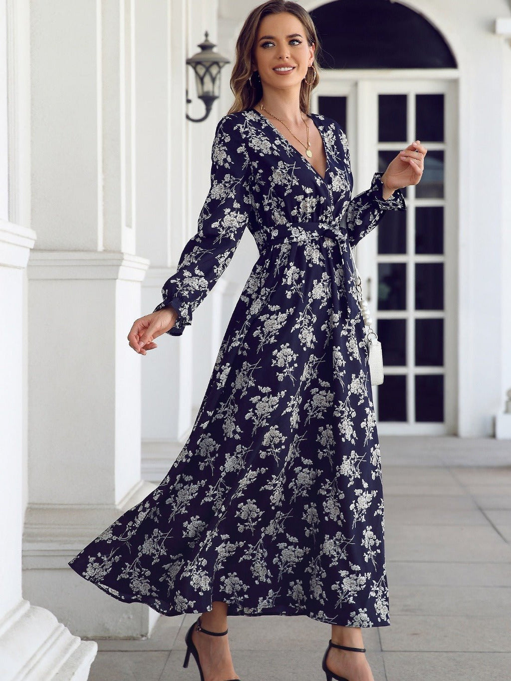 V-neckline long sleeved dress - F.MarketF26D02812FF34220B3BA1854B5D4A03BeproloSV-neckline long sleeved dressV-neckline long sleeved dress