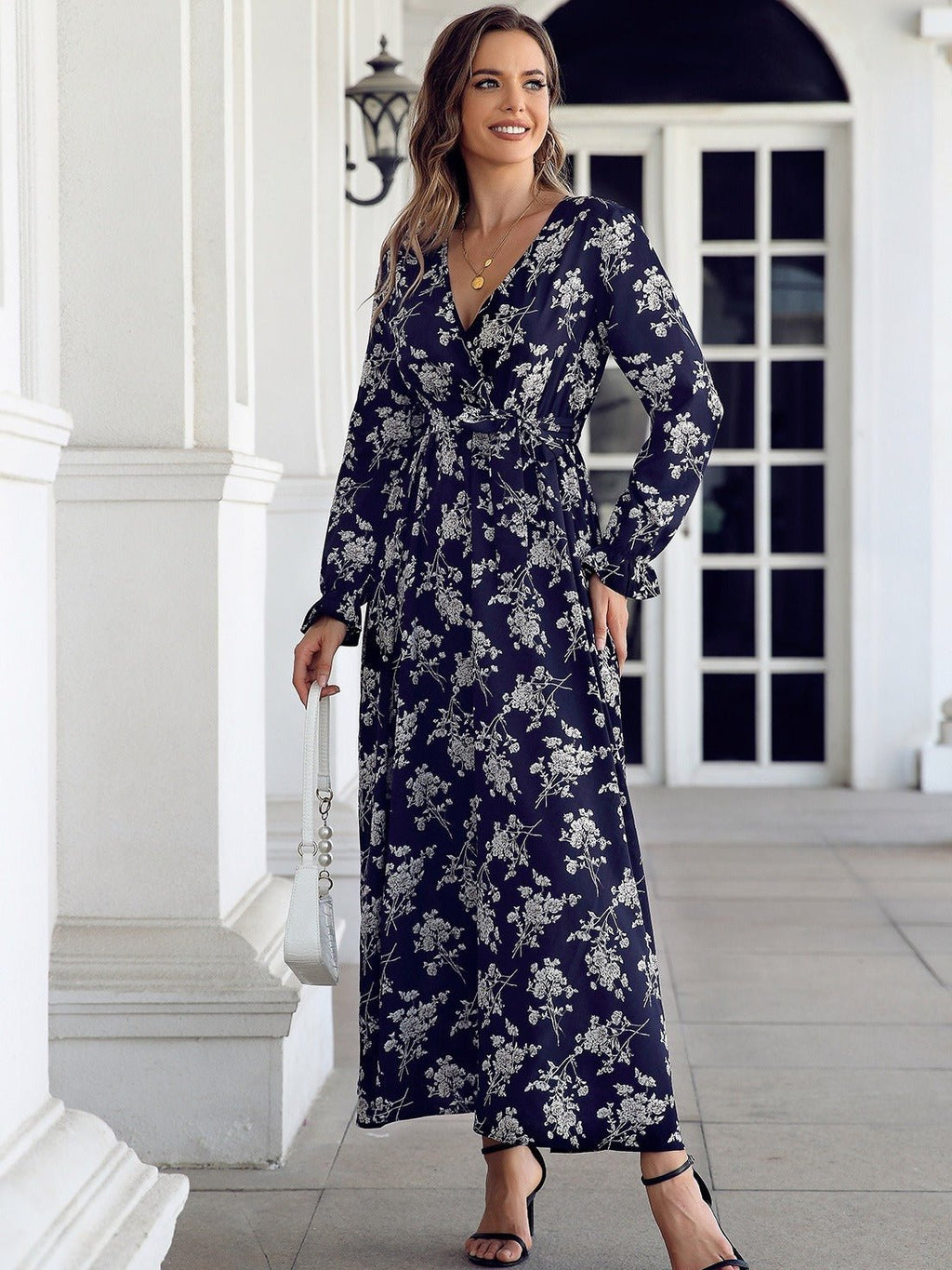 V-neckline long sleeved dress - F.MarketF26D02812FF34220B3BA1854B5D4A03BeproloSV-neckline long sleeved dressV-neckline long sleeved dress